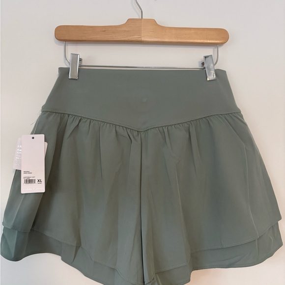 Gym Running Green Skorts - Picture 2 of 2